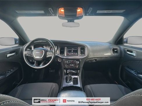 Used 2020 Dodge Charger SXT w/ Blacktop Package image 10