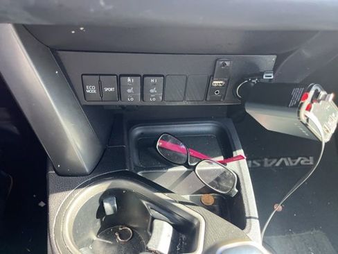 Used 2018 Toyota RAV4 SE w/ Power Extra Value Package FWD image 22