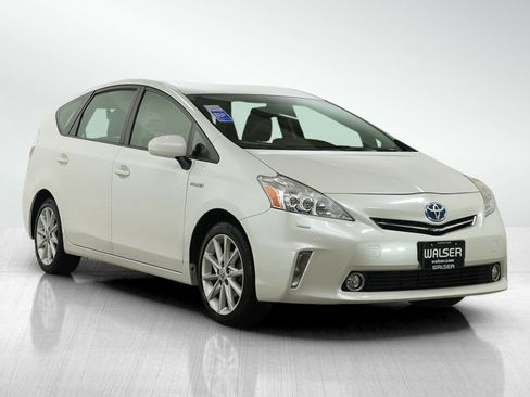 Used 2014 Toyota Prius V Five image 7