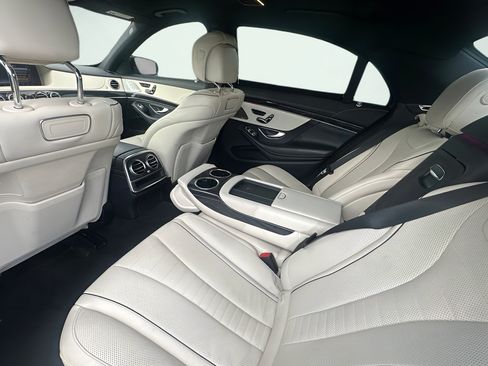Used 2019 Mercedes-Benz S 560 Sedan image 7