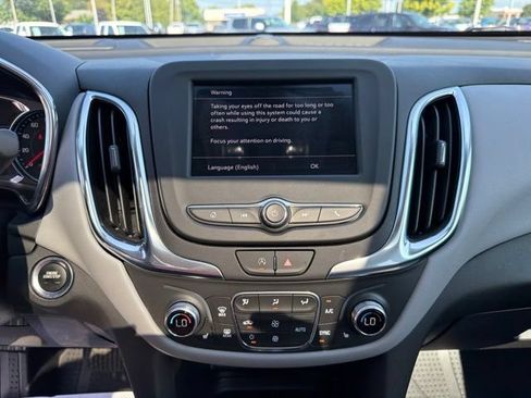 Used 2022 Chevrolet Equinox LT FWD image 26