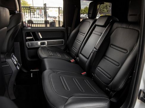 Used 2025 Mercedes-Benz G 550 image 32