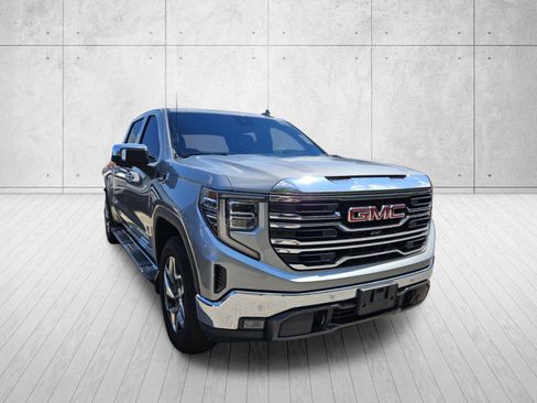 Used 2024 GMC Sierra 1500 SLT w/ SLT Premium Plus Package AWD/4WD image 4