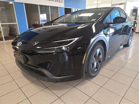 Used 2024 Toyota Prius Limited image 4