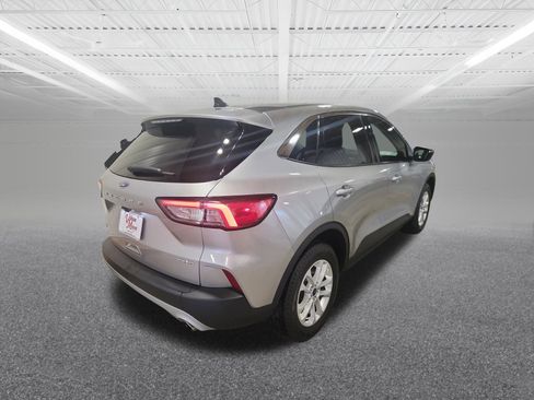 Used 2022 Ford Escape SE image 6