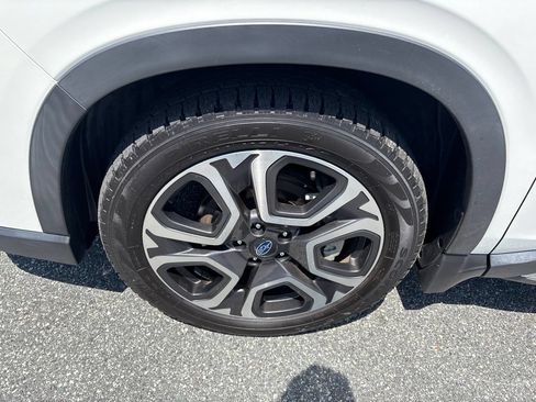 Used 2023 Subaru Ascent Limited w/ Technology Package AWD/4WD image 13