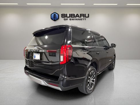 Used 2025 Ford Expedition Platinum AWD/4WD image 5