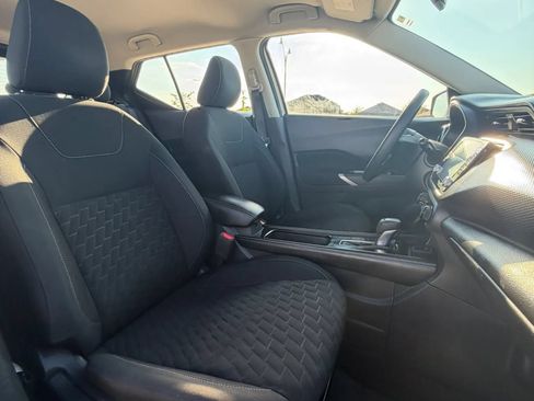 Used 2022 Nissan Kicks SV FWD image 21