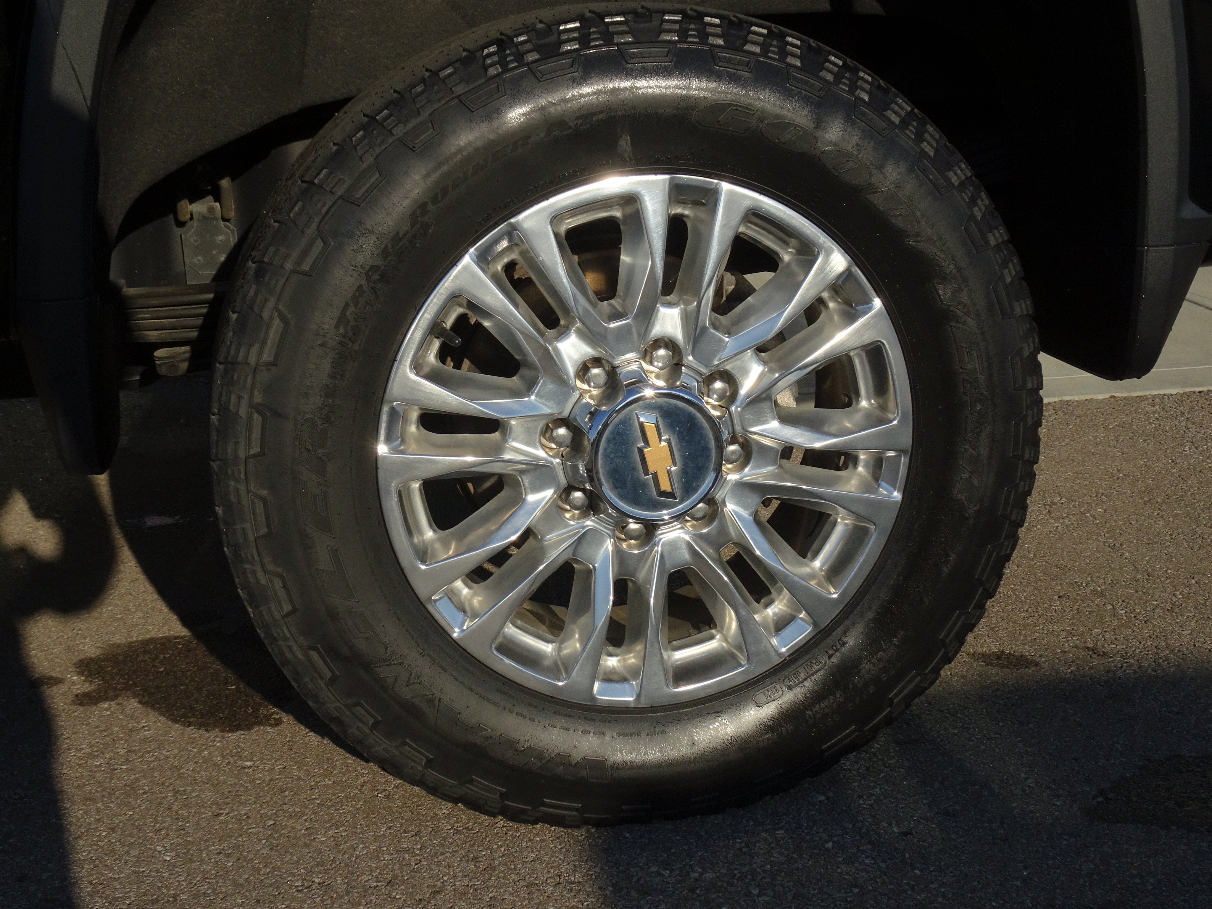 Used 2022 Chevrolet Silverado 2500 High Country w/ LPO, Dark Essentials Package AWD/4WD image 29