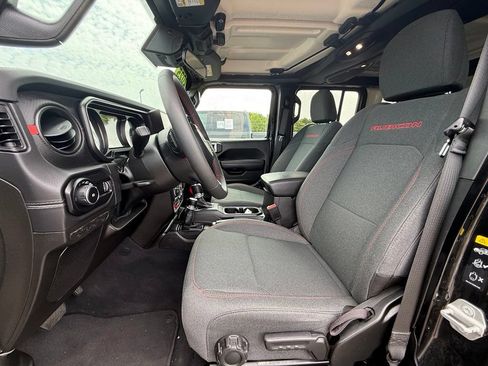 Used 2025 Jeep Wrangler Unlimited Rubicon AWD/4WD image 21