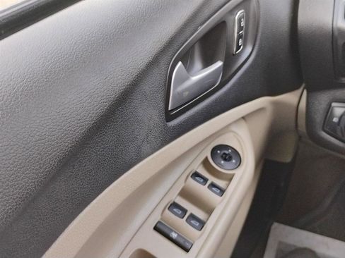 Used 2014 Ford Escape SE image 30