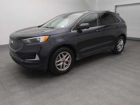 Used 2023 Ford Edge SEL image 2