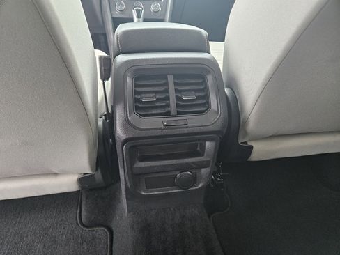 Used 2022 Volkswagen Tiguan S image 20