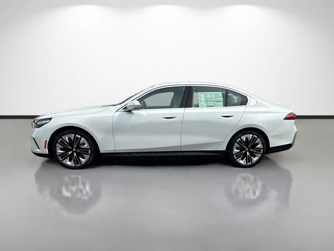 New 2027 BMW i5 xDrive40 AWD/4WD image 6