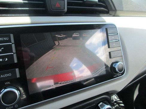 Used 2021 Nissan Versa SV FWD image 15