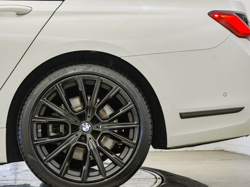 Certified 2022 BMW 740i w/ M Sport Package image 10