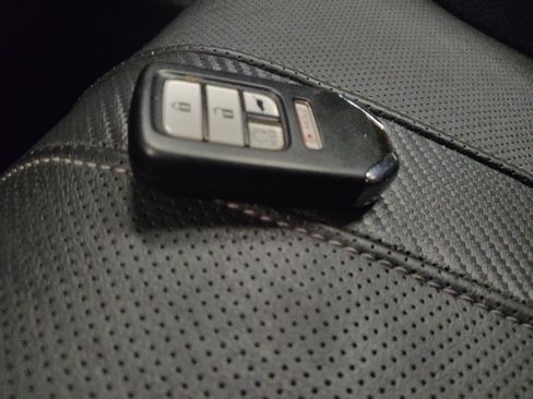 Used 2017 Honda Civic EX-L image 32