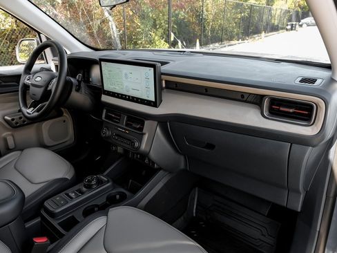 Used 2025 Ford Maverick Lariat w/ 4K Tow Package image 16