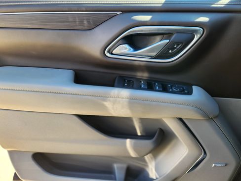 Used 2023 Chevrolet Tahoe Z71 w/ Luxury Package image 25