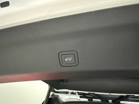 New 2026 GMC Yukon XL Elevation w/ Elevation Premium Package AWD/4WD image 10