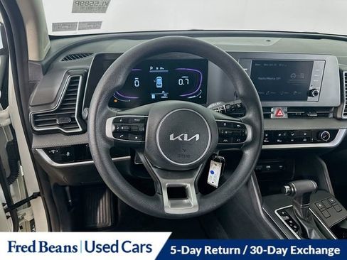 Used 2023 Kia Sportage LX image 19