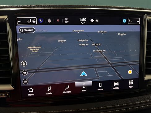 Used 2024 Chrysler Pacifica Limited FWD image 25