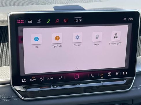 Used 2026 Volkswagen Tiguan SE w/ Panoramic Sunroof Package FWD image 11