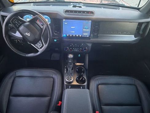 Used 2025 Ford Bronco Badlands image 19