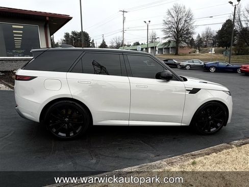 Used 2025 Land Rover Range Rover Sport Dynamic SE image 10