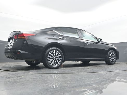 Certified 2025 Nissan Altima 2.5 SV image 28