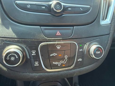 Used 2017 Chevrolet Malibu LT FWD image 8