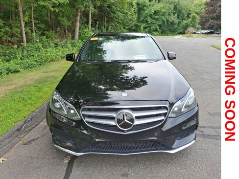 Used 2014 Mercedes-Benz E 550 4MATIC Sedan image 3