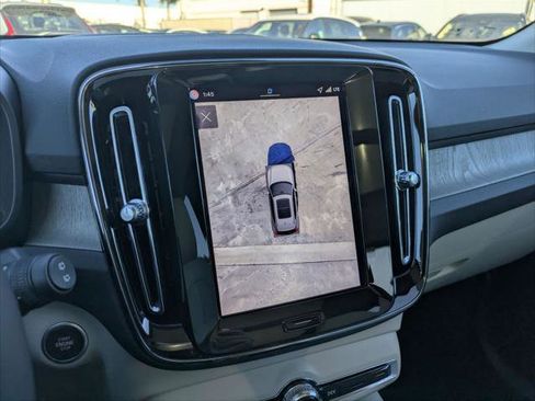 New 2026 Volvo XC40 B4 Plus w/ Climate Package image 10