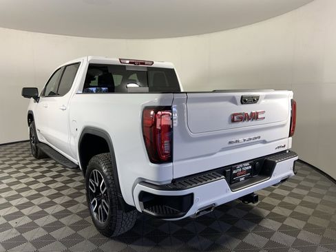 Used 2025 GMC Sierra 1500 AT4 w/ AT4 Premium Package image 7