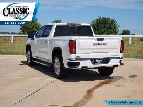 Used 2024 GMC Sierra 1500 Denali w/ Technology Package AWD/4WD image 8