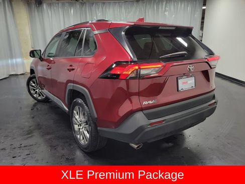 Used 2020 Toyota RAV4 XLE Premium FWD image 6