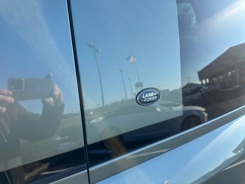 Used 2020 Land Rover Defender 110 SE image 29