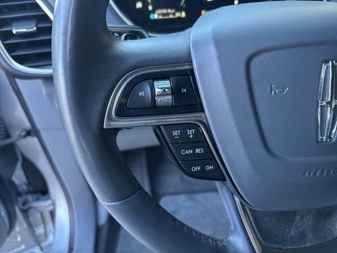 Used 2020 Lincoln Nautilus Reserve image 17