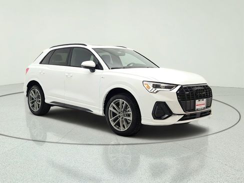 Used 2025 Audi Q3 2.0T Premium w/ Convenience Package AWD/4WD image 3