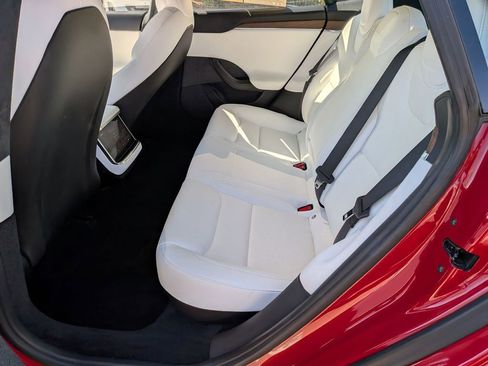 Used 2022 Tesla Model S Base image 30