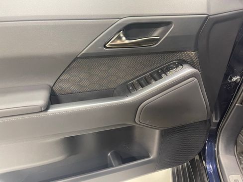 Used 2025 Lexus GX 550 w/ Accessory Package (2T) AWD/4WD image 18