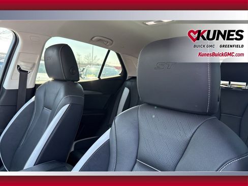 Used 2024 Buick Envision Sport Touring image 17