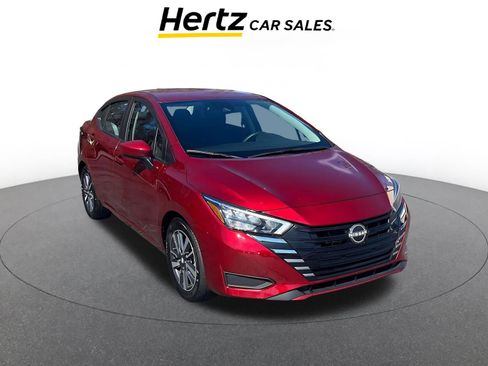 Used 2025 Nissan Versa SV image 1