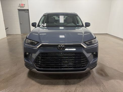 Used 2024 Toyota Grand Highlander Limited image 41