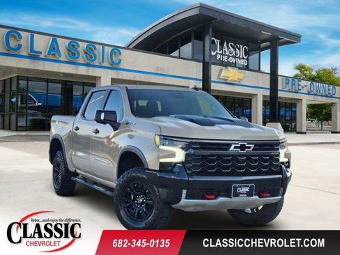 Used 2023 Chevrolet Silverado 1500 ZR2 w/ Technology Package AWD/4WD image 1