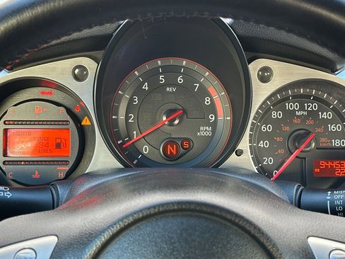 Used 2014 Nissan 370Z Touring w/ Sport Package image 37