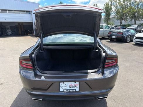 Used 2022 Dodge Charger SXT w/ Driver Convenience Group AWD/4WD image 29