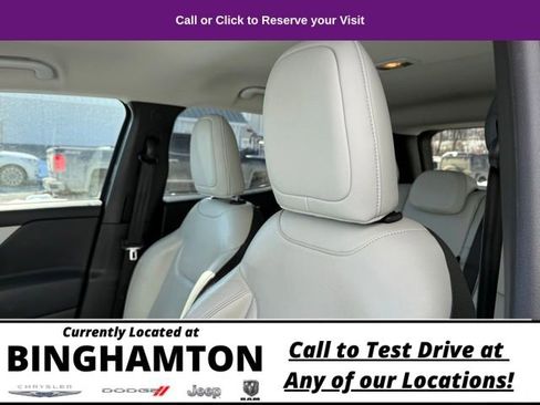 Used 2022 Jeep Renegade Limited image 12