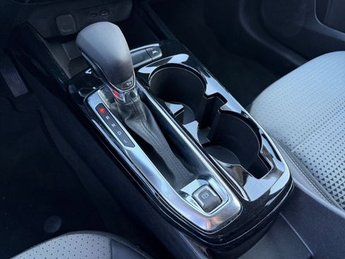 Used 2025 Chevrolet Trax LT image 41