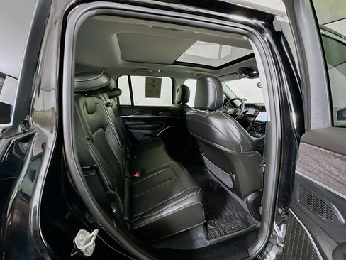 Used 2023 Jeep Grand Cherokee 4WD 4xe image 31